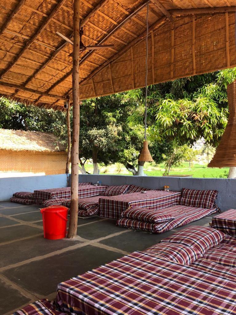 Sunrise Guest House & Restaurant Hampi Eksteriør bilde